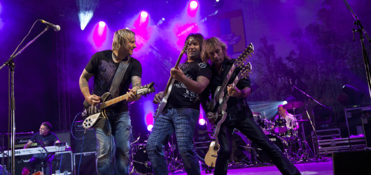 SPIRIT OF SMOKIE Featuring Dean Alan Barton